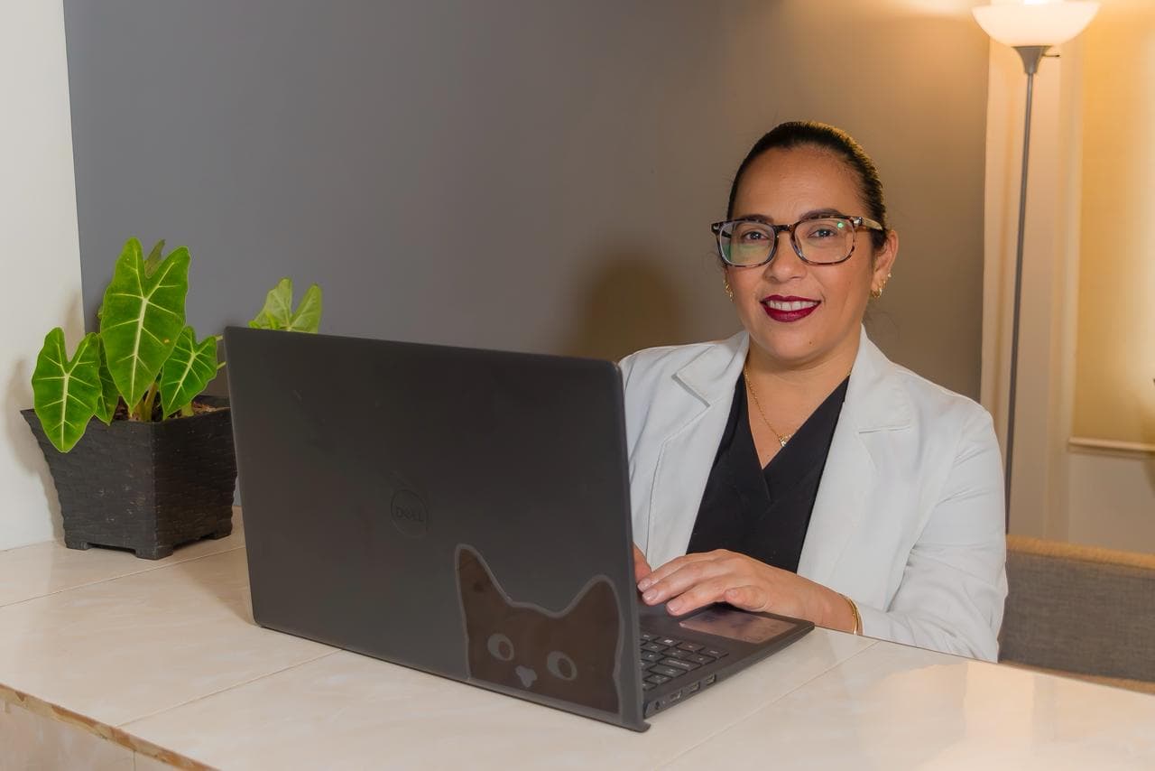 Dra. Barcia en consulta